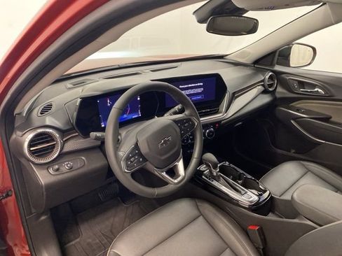 Certified 2024 Chevrolet Trax ACTIV w/ Sunroof Package image 7