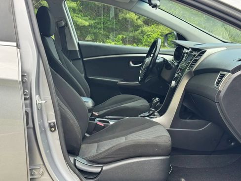 Used 2013 Hyundai Elantra GT w/ Touch & Go Pkg FWD image 16