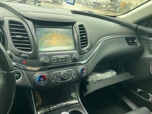 Used 2019 Chevrolet Impala Premier FWD image 12