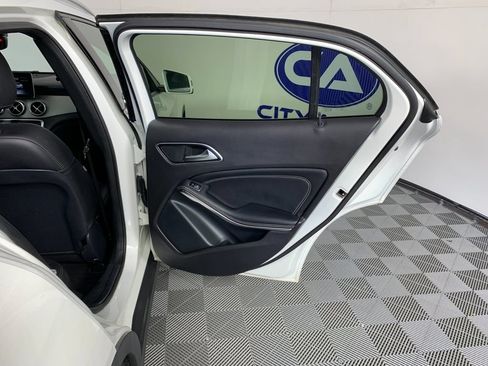 Used 2019 Mercedes-Benz GLA 250 4MATIC image 34