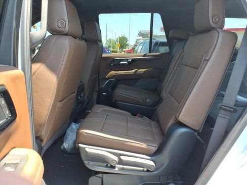 New 2026 Chevrolet Tahoe High Country AWD/4WD image 14