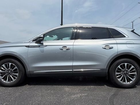 Used 2021 Lincoln Nautilus Reserve FWD image 3