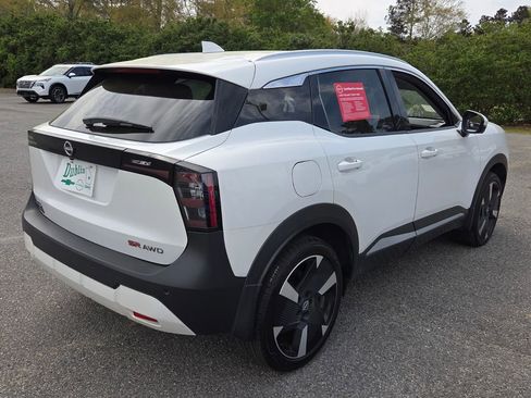 Used 2025 Nissan Kicks SR image 10