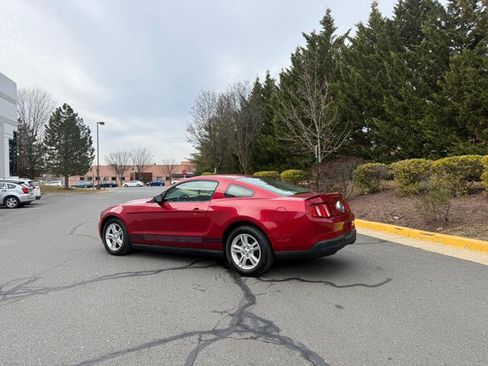 Used 2010 Ford Mustang Coupe image 3