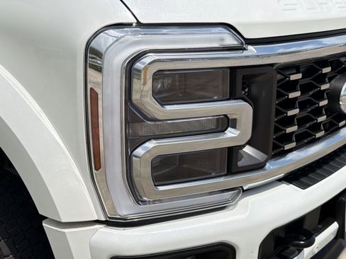 Used 2025 Ford F450 Platinum w/ FX4 Off-Road Package AWD/4WD image 11