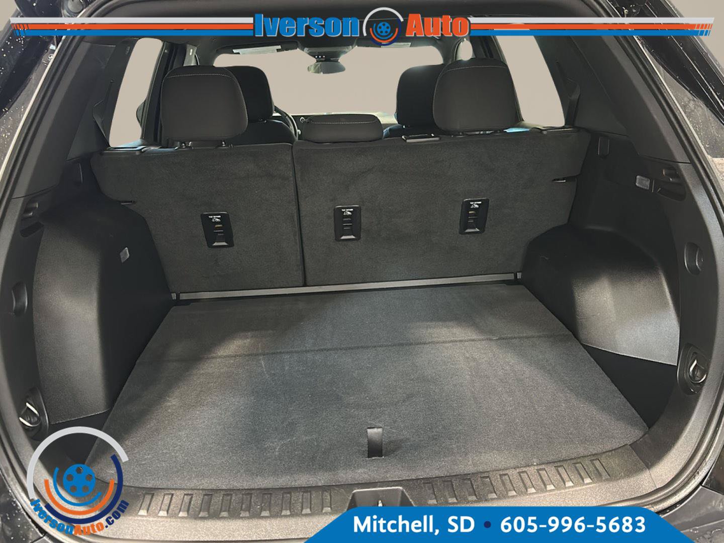 Used 2026 Chevrolet Equinox LT AWD/4WD image 29