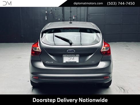 Used 2014 Ford Focus SE w/ SE Winter Package FWD image 6
