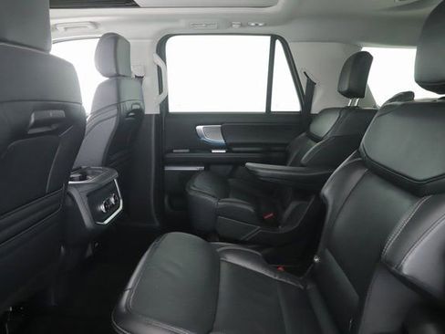 Used 2025 Ford Expedition Max Platinum image 30