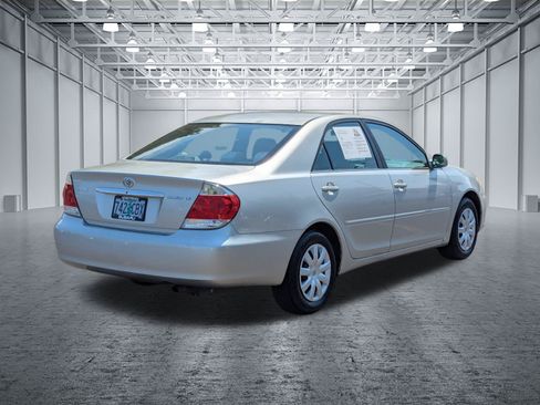 Used 2006 Toyota Camry LE FWD image 5