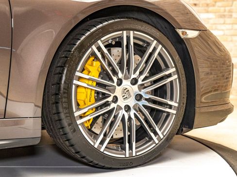 Used 2015 Porsche 911 4 Coupe image 14