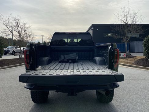 Used 2025 GMC Sierra 2500 AT4X image 52