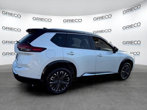 Certified 2024 Nissan Rogue Platinum w/ Platinum Premium Package FWD image 7