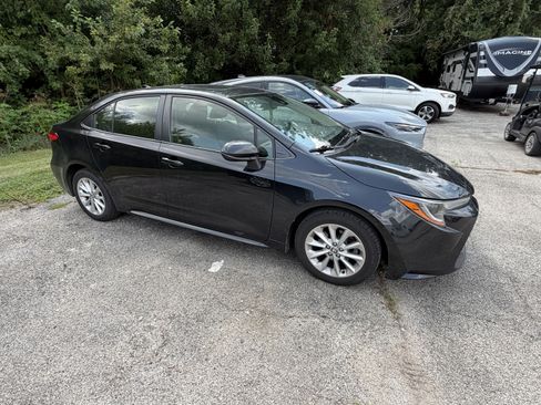 Used 2020 Toyota Corolla LE w/ LE Premium Package FWD image 13