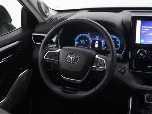 Used 2023 Toyota Highlander Platinum AWD/4WD image 15