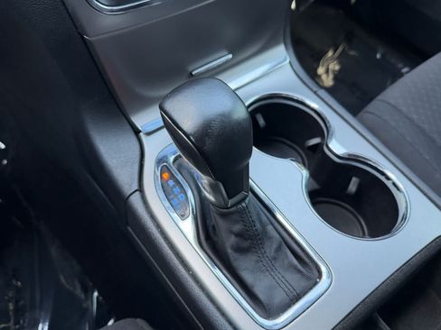 Used 2018 Jeep Grand Cherokee Laredo AWD/4WD image 24