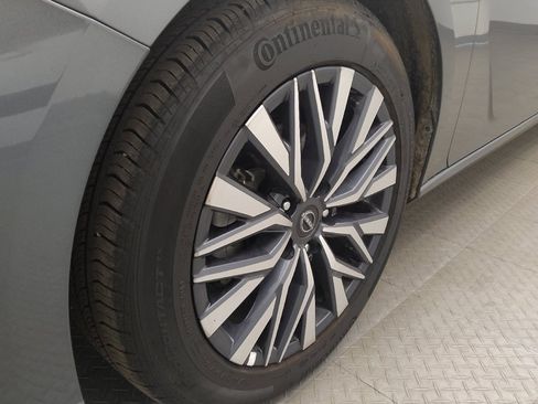 Used 2025 Nissan Altima 2.5 SV FWD image 31