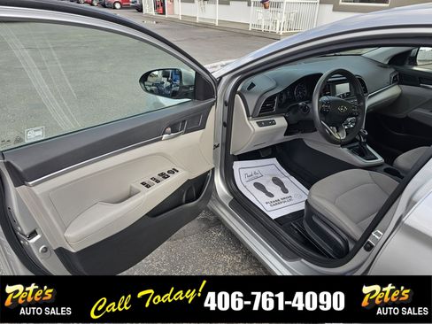 Used 2020 Hyundai Elantra SE image 16