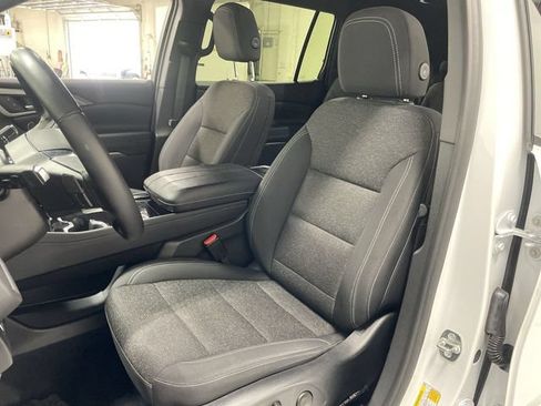 Used 2024 Chevrolet Traverse LT w/ Enhanced Driving Package FWD image 11