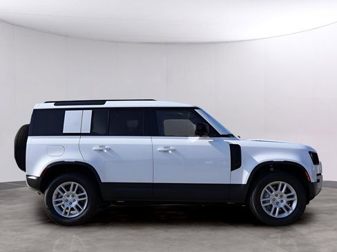 New 2025 Land Rover Defender 110 S AWD/4WD image 4
