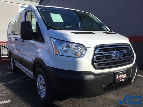 Used 2019 Ford Transit 250 130 Low Roof image 3