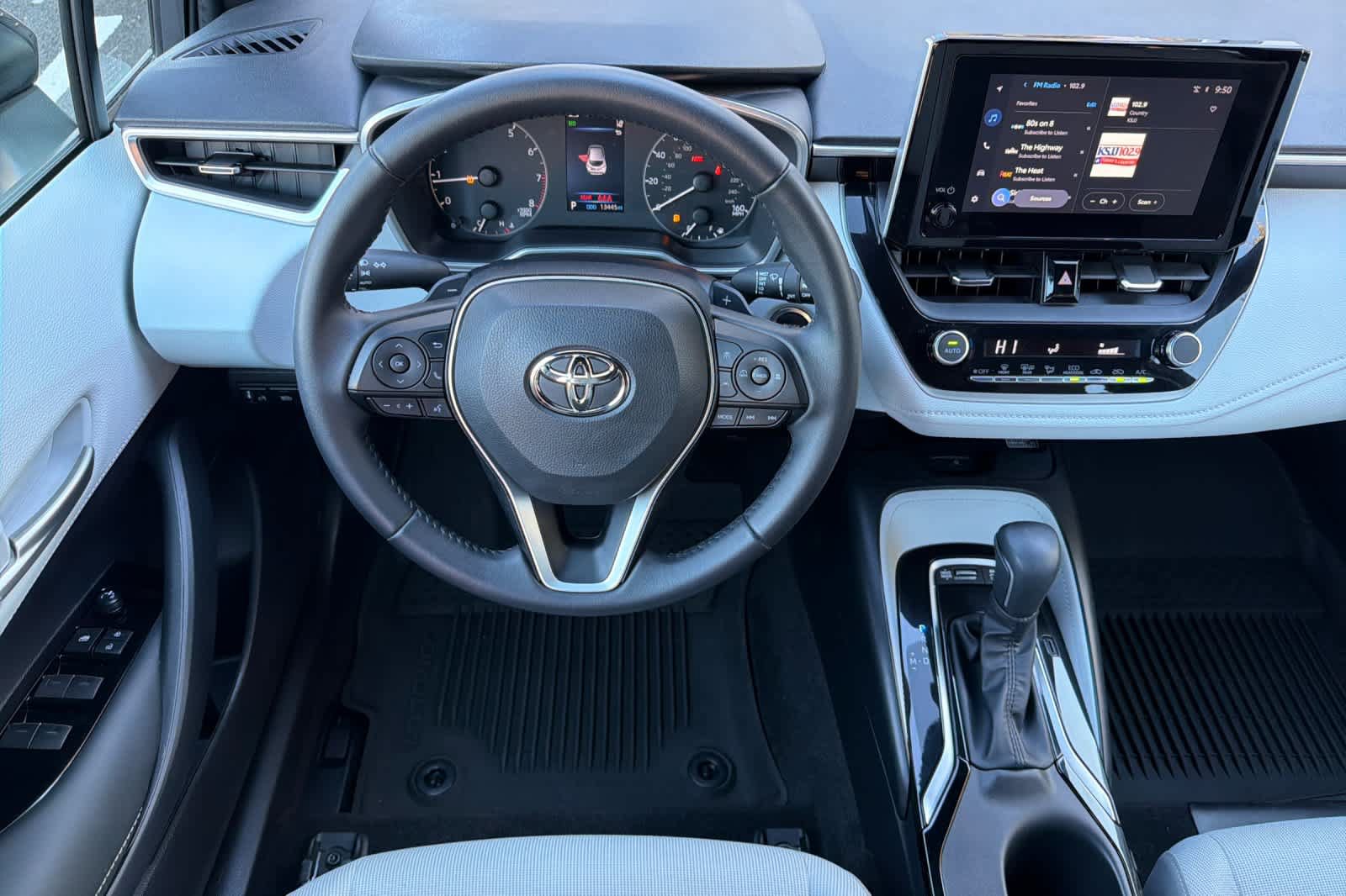 Used 2026 Toyota Corolla SE FWD image 16