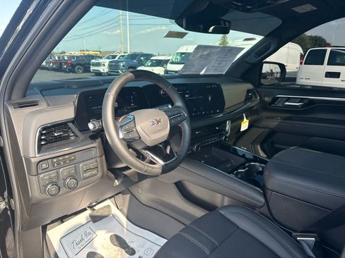 Certified 2026 Chevrolet Suburban RST w/ RST Capability Package AWD/4WD image 12