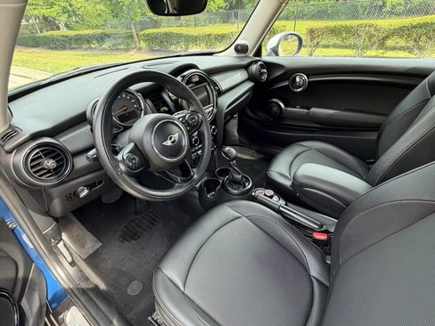 Used 2017 MINI Cooper 2-Door Hardtop FWD image 9