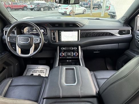 Used 2023 GMC Yukon XL Denali image 24