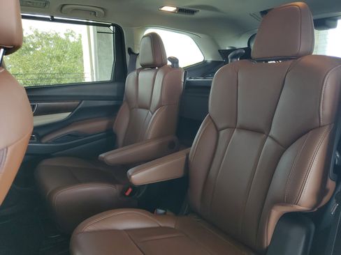 Used 2019 Subaru Ascent Touring AWD/4WD image 8