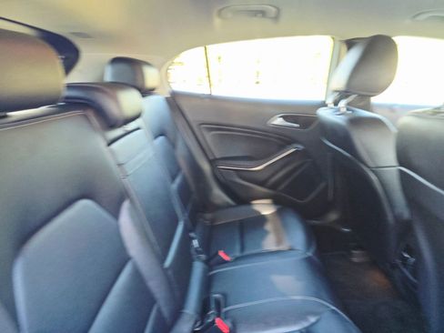 Used 2017 Mercedes-Benz GLA 250 4MATIC image 33