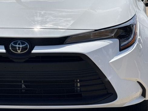 Used 2025 Toyota Corolla LE FWD image 9