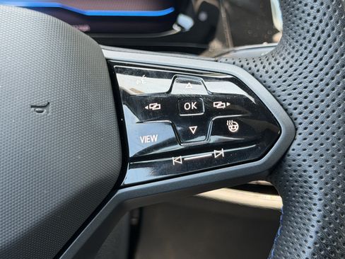 Used 2024 Volkswagen Golf R AWD/4WD image 30