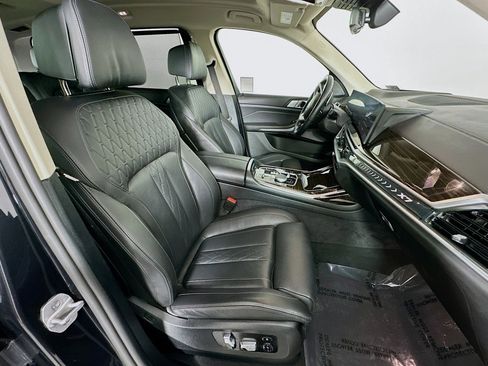 Used 2026 BMW X7 xDrive40i AWD/4WD image 8