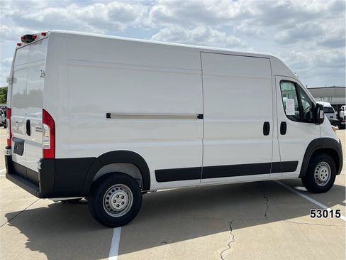 Used 2024 RAM ProMaster 2500 w/ Safety Group FWD image 2