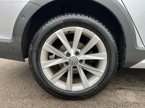 Used 2017 Volkswagen Golf Alltrack SE image 14