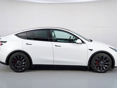 Used 2022 Tesla Model Y Performance image 54