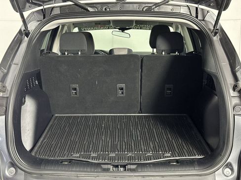 Used 2022 Ford Escape SE w/ Cold Weather Package FWD image 24