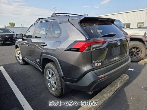 Used 2021 Toyota RAV4 LE FWD image 5