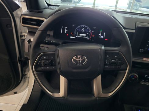 Used 2025 Toyota 4Runner SR5 AWD/4WD image 24