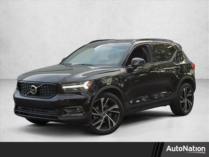 Used 2022 Volvo XC40 T5 R-Design w/ Advanced Package