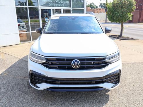 Used 2024 Volkswagen Tiguan SE R-Line AWD/4WD image 8