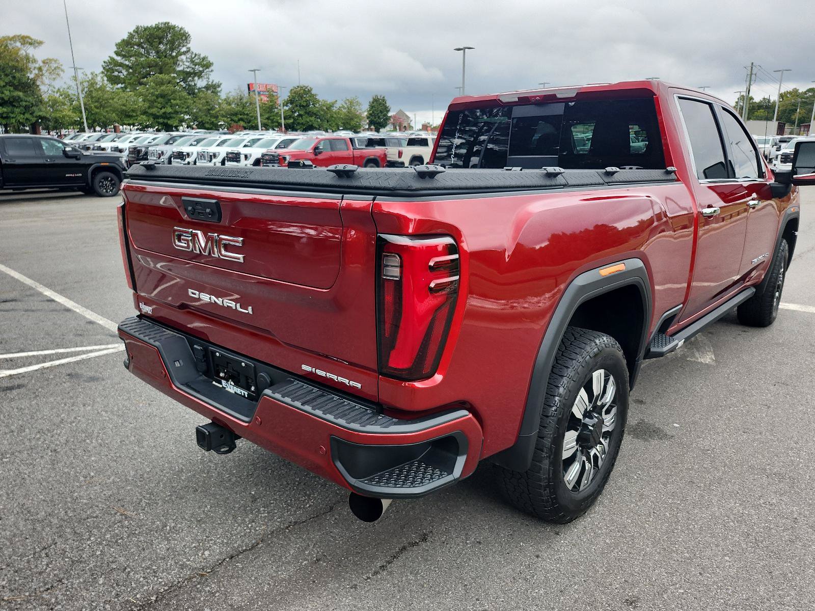 Used 2024 GMC Sierra 2500 Denali w/ Denali Reserve Package AWD/4WD image 3