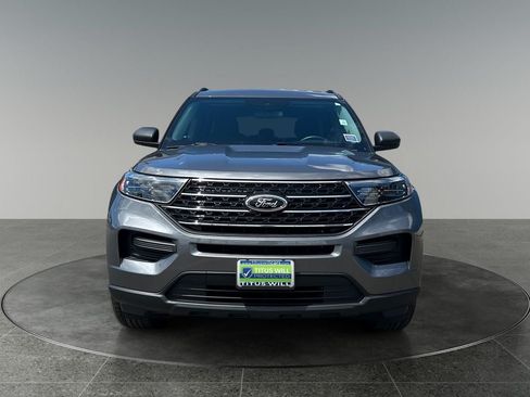 Used 2022 Ford Explorer XLT w/ Class IV Trailer Tow Package AWD/4WD image 2