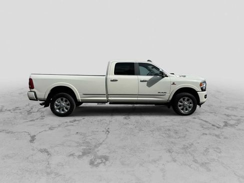Used 2022 RAM 3500 Limited AWD/4WD image 9