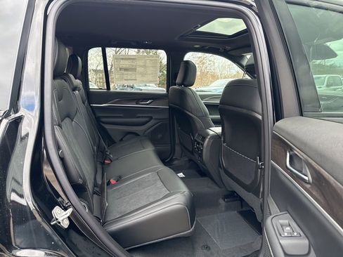 New 2026 Jeep Grand Cherokee Altitude AWD/4WD image 27