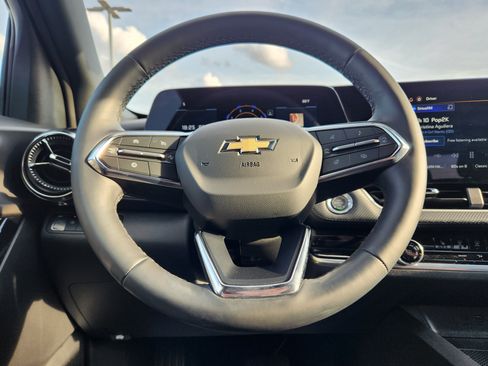 Used 2026 Chevrolet Equinox LT FWD image 21
