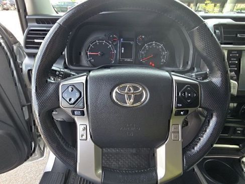 Certified 2024 Toyota 4Runner SR5 Premium w/ Moonroof Package AWD/4WD image 28