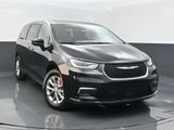 New 2026 Chrysler Pacifica Select image 2