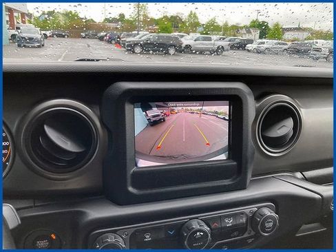 Certified 2022 Jeep Wrangler Unlimited Sport AWD/4WD image 17