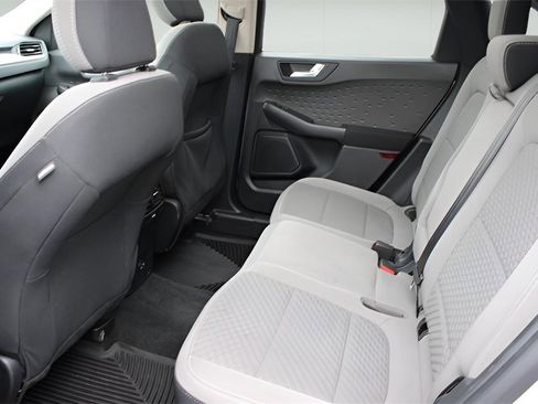 Used 2020 Ford Escape SE image 19